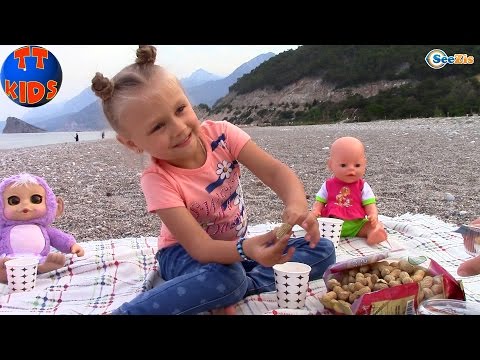 Ярослава и Куклы Беби Борн и Ненуко. Видео для детей. Пикник у моря Турция. Baby Born & Nenuco - Популярные видеоролики рунета